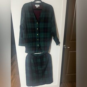 Vintage Plaid sweater and skirt set!